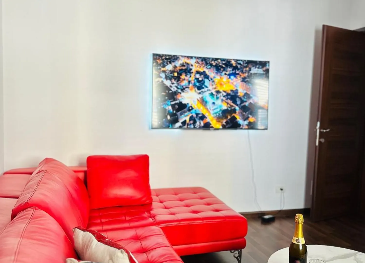 Modern Apartment In The Heart Of Tirana